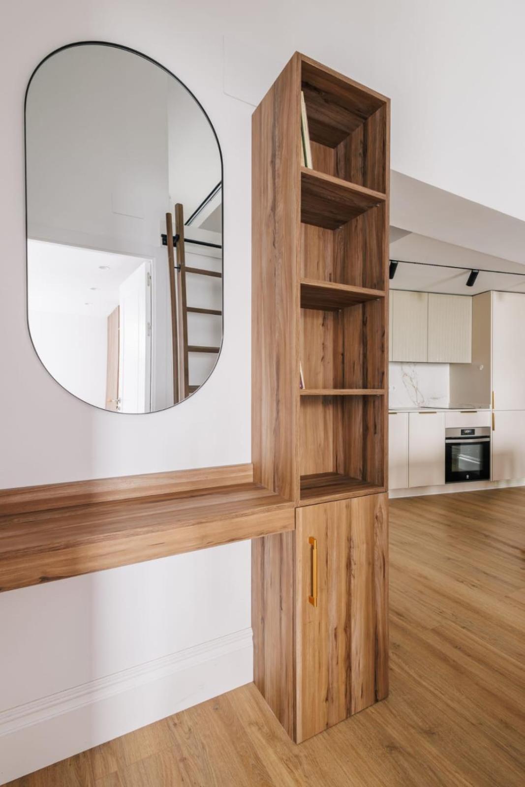 Stunning Near Gran Via Metro Apartment *